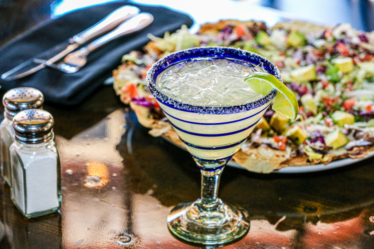 margarita with nachos