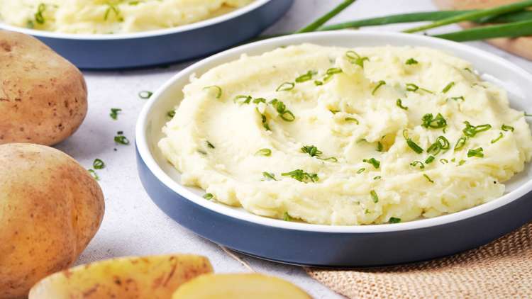 mashed potatoes with sour cream is an easy potato side dish for any meal