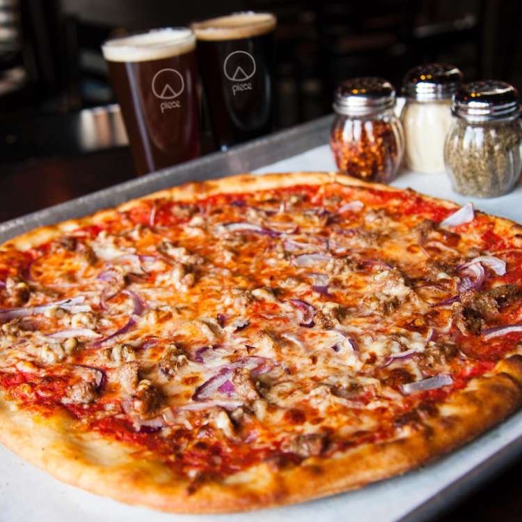 pierce brewery and pizzeria is one of the best wicker park restaurants