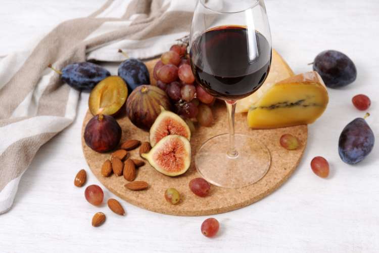fruit makes a delicious pinot noir pairing