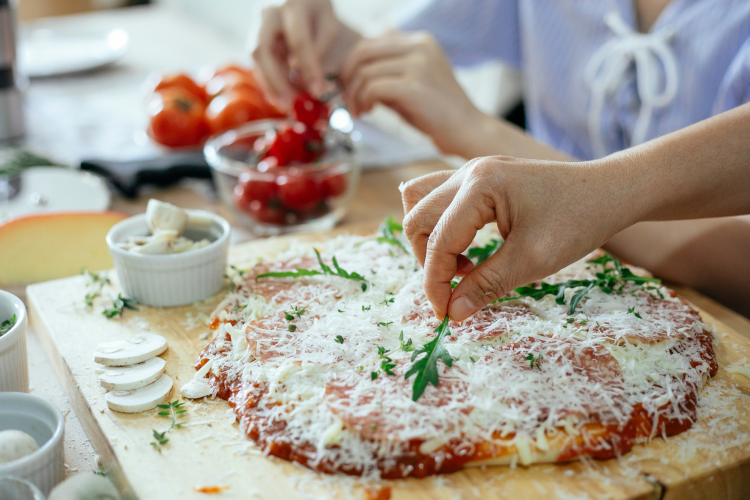 take a pizza making class on cozymeal