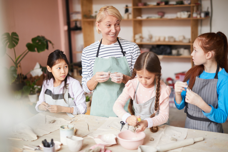 kids pottery class