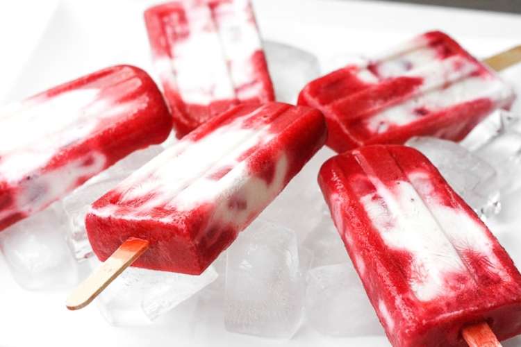 skinny strawberries and cream popsicles are a refreshing healthy strawberry dessert