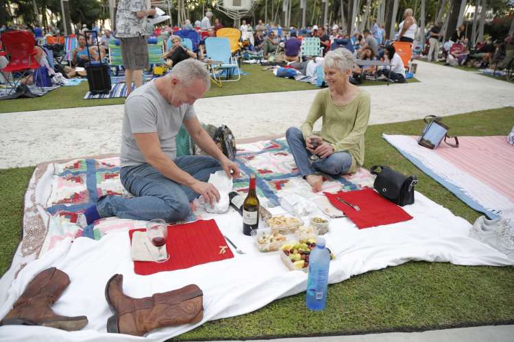 couple enjoying a picnic at soundscape park