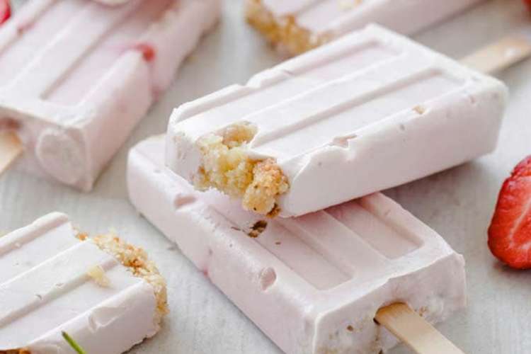 strawberry cheesecake popsicles are a creamy and refreshing strawberry dessert