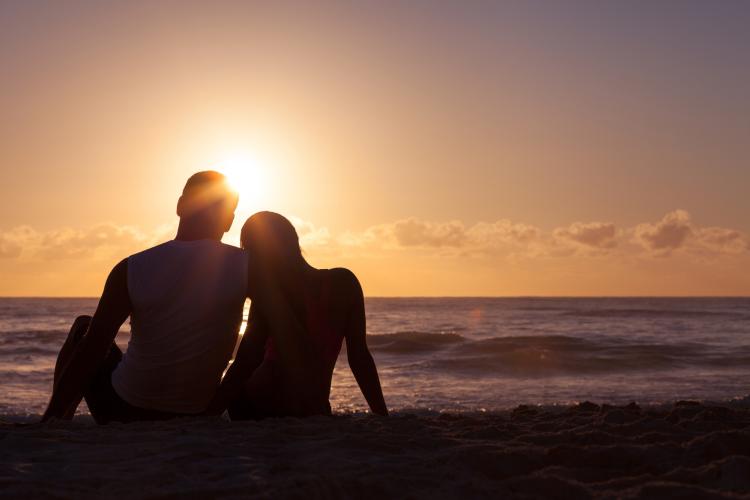 a sunrise stroll is a relaxing summer date idea