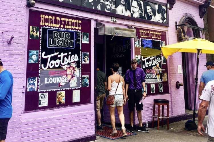 purple exterior building of tootsie's orchid lounge in nashville