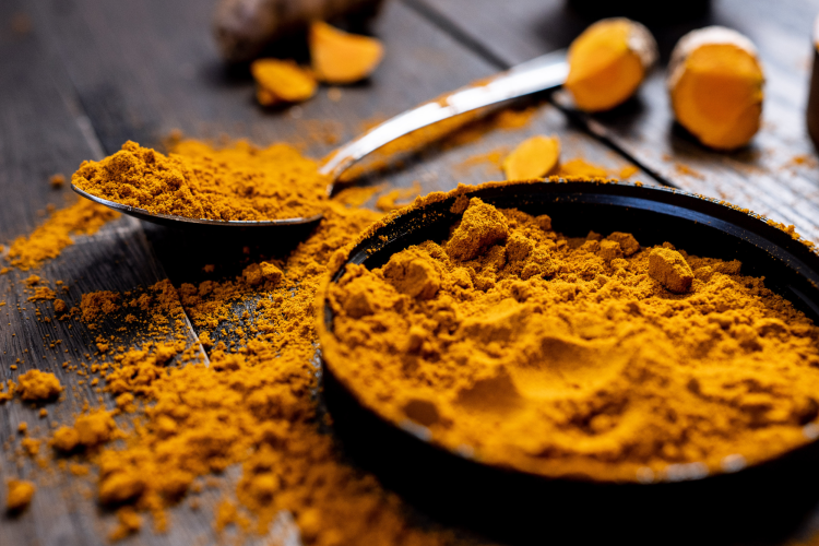 turmeric root and powder