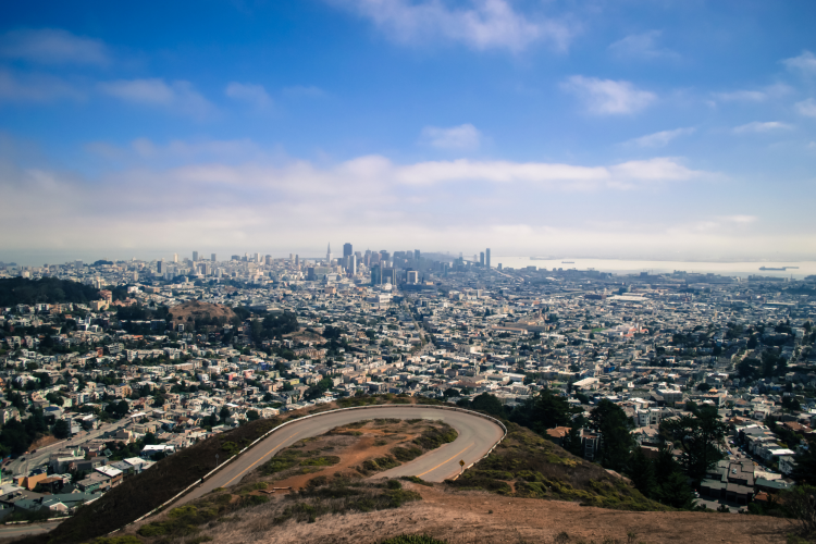 view of san francisco skyline from twin peaks