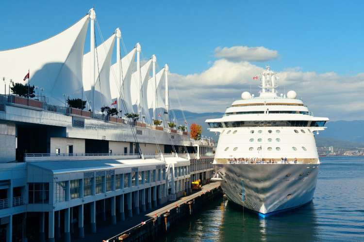 A cruise along the river is a great team building activity in Vancouver. 