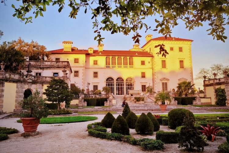 visit the vizcaya museum and gardens for a romantic date idea in miami