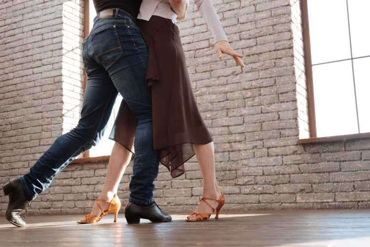 How To Dance Cumbia The 2024 Dancer S Guide Classpop