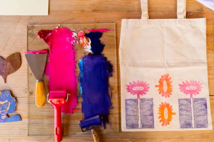 Hand-Painted Shopping Bags For Mom - Make and Takes
