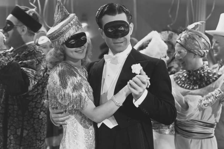 Casual dress for masquerade party deals