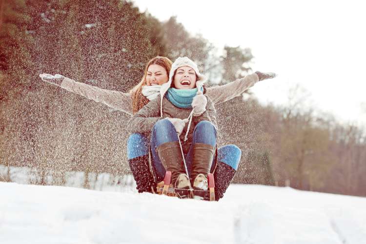 25 Fun Winter Date Ideas Sure to Keep You Warm