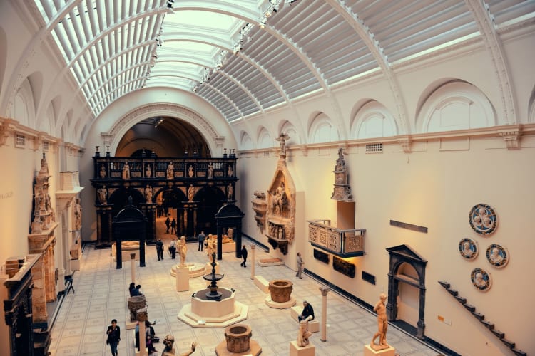 Touring a museum is a fun 18th birthday idea.