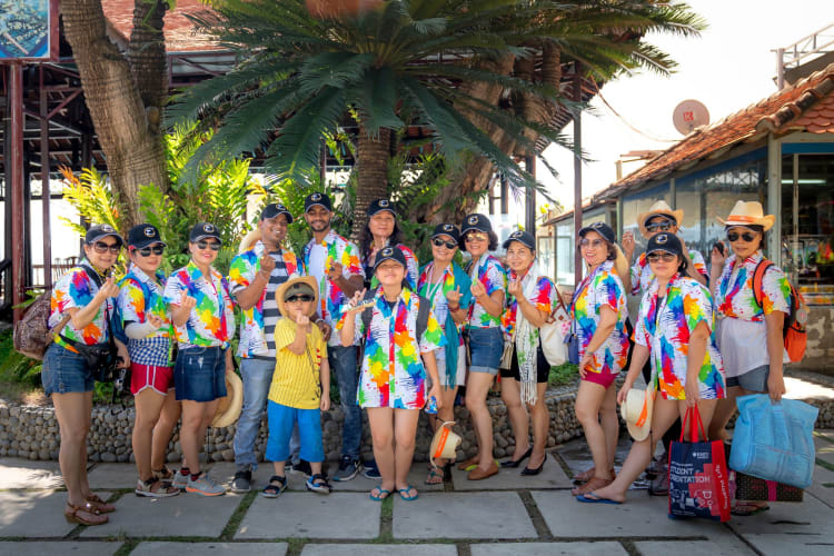 choosing a theme for your family reunion is always a lot of fun