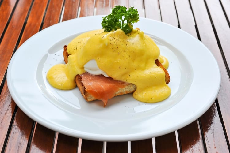 Egg Benedict with smoked salmon