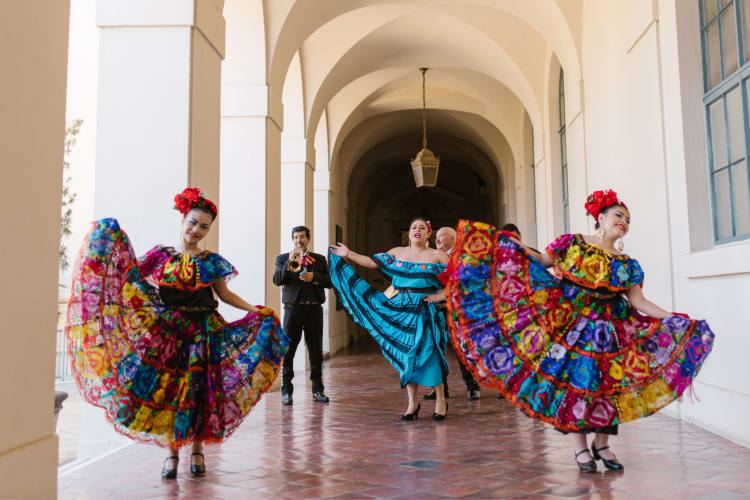 One of the fun Albuquerque date ideas is a flamenco class