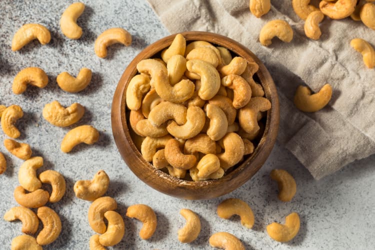 A bowl of salted cashews