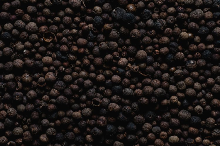 Hundreds of dried allspice berries