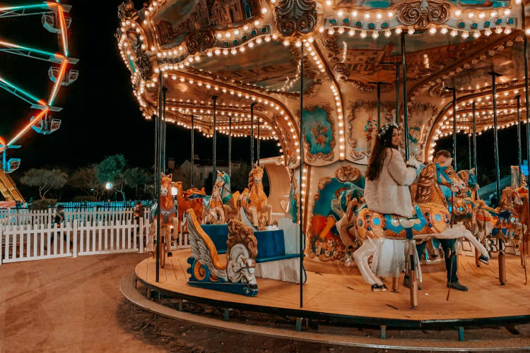 Visit an amusement park for some good old-fashioned fun as a family reunion idea