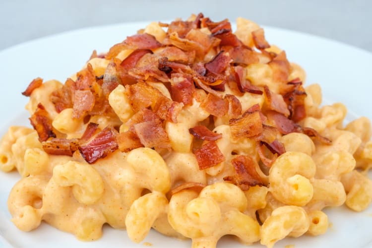 Bacon mac and cheese is a great side dish on the Arby's secret menu