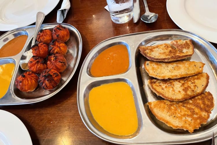 Chicken momo tandoori with Bara (black lentil).