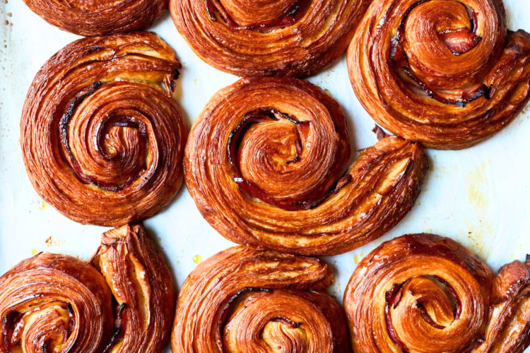 Get freshly baked golden brown pastries at this London dessert spot. 