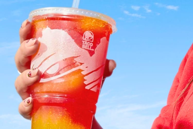 A Taco Bell new item perfect for summer is the Strawberry Lemonade Freeze. This is a colorful strawberry slush.  