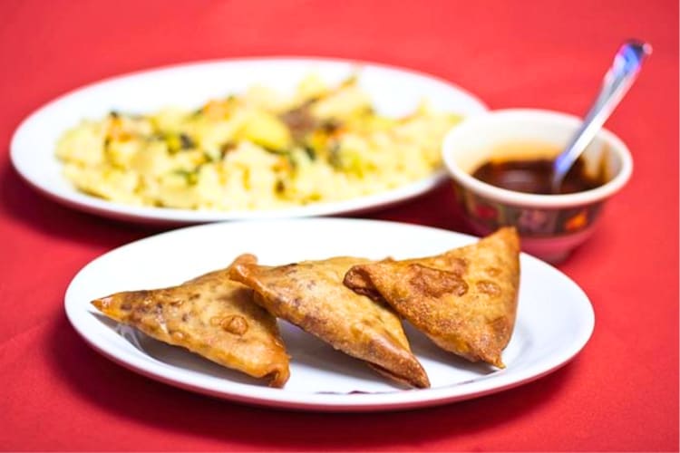 Try samosas at this restaurant in Rome. 