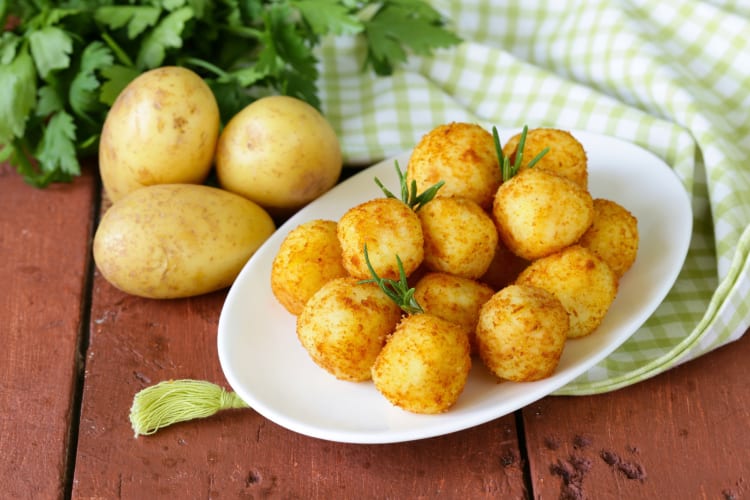 Fried Potato Croquettes are small potato balls that is a popular Barcelona food. 
