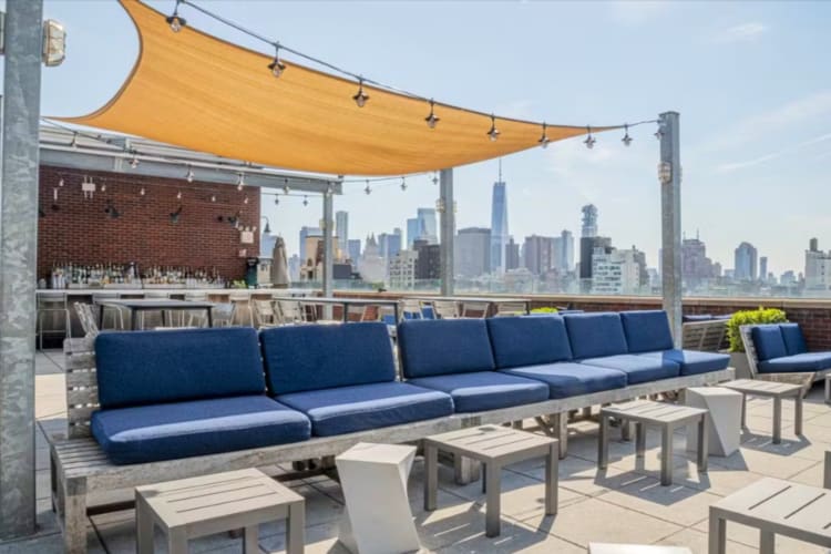 take a look at this beautiful rooftop bar in nyc