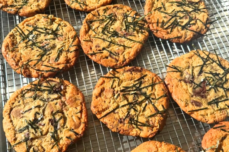 Chocolate chip cookies with nori
