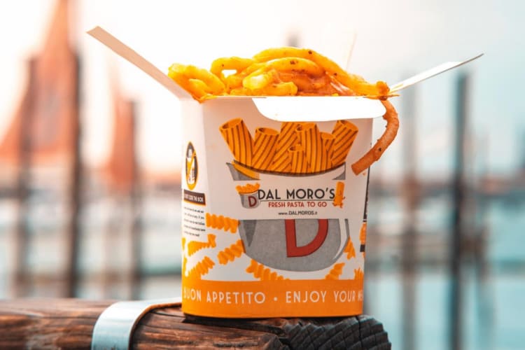 Dal Moro's has some of the best pasta in Venice for on the go