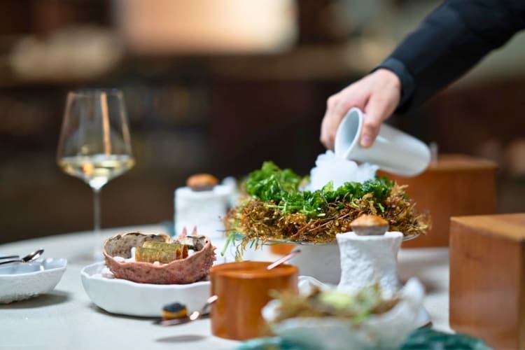 Le Chique, where every detail is a masterpiece of flavor and exceptional service.