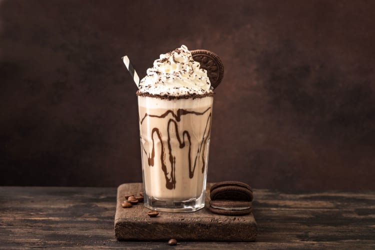 What better start to the day than an ice-cold frappé with a slice of delicious cake?