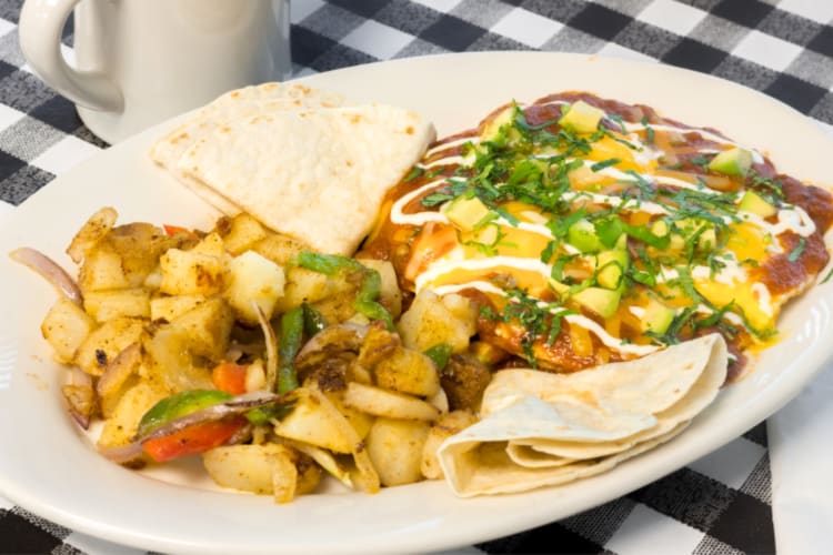 Division Street Diner is a top place for breakfast in Arlington, TX, if you want old-school dishes