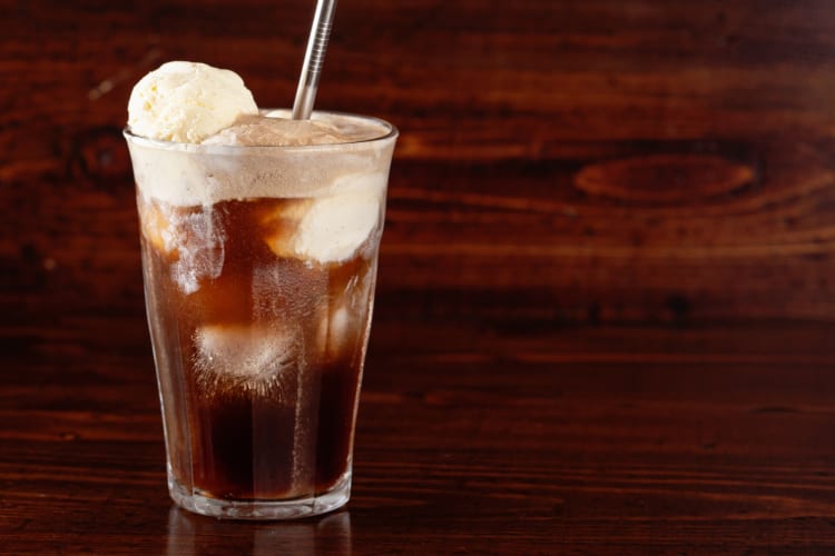 A cola and ice cream float