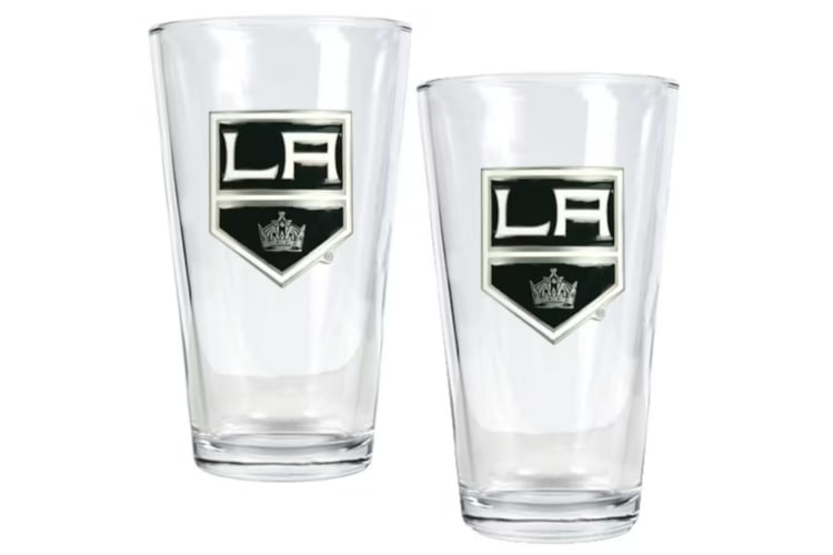 One of the best California gifts for hockey fans is LA Kings pint glasses