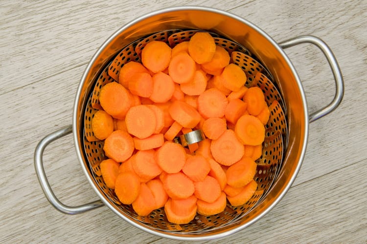 Carrots in a steamer
