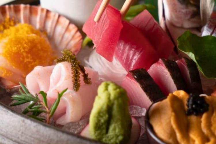 Chef’s choice of nigiri and sashimi platter.