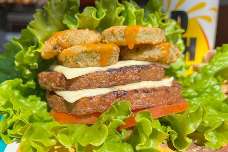 Swapping bread with lettuce is a low-carb Carl's Jr. secret menu hack