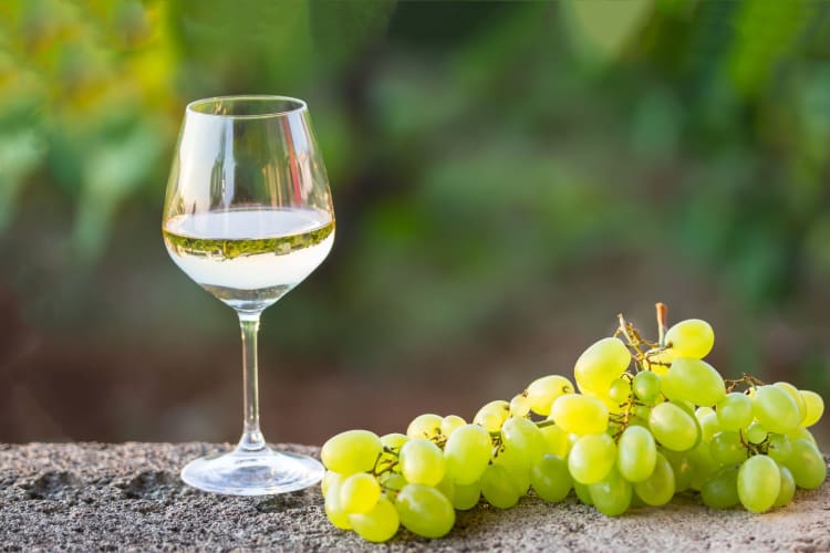 White wine can be used to deglaze the plan as a chicken broth substitute