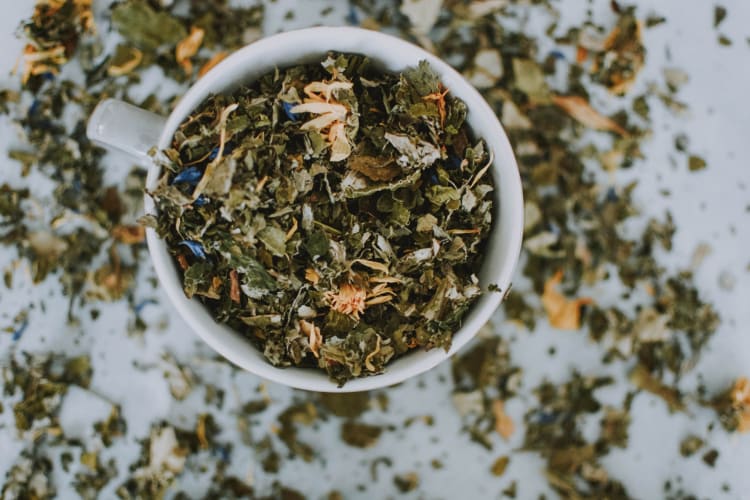 Italian seasoning mix of herbs for flavorful stock and broth