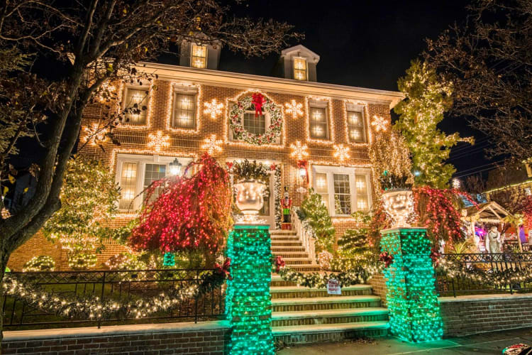 A house with holiday lights