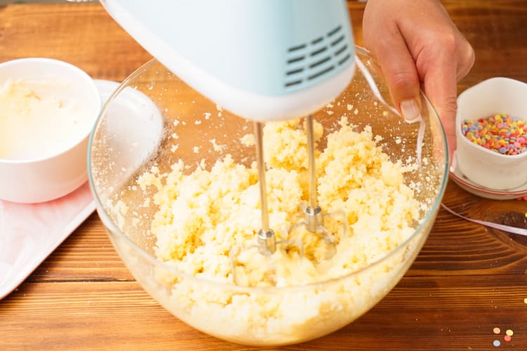 how to make cake pops with leftover cake