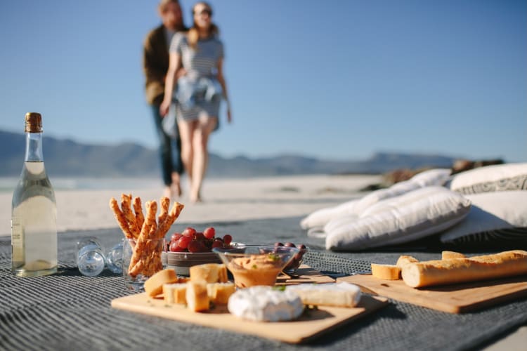 Having a picnic is a romantic date idea in Tampa