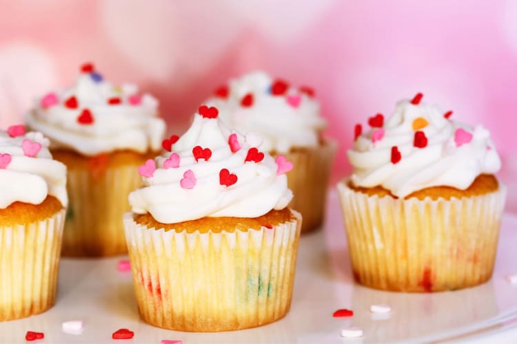Getting cupcakes is one of the cute Des Moines date ideas