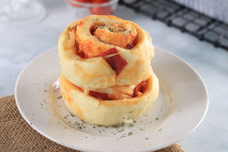 Pizza roses are a fun Galentine's food idea.